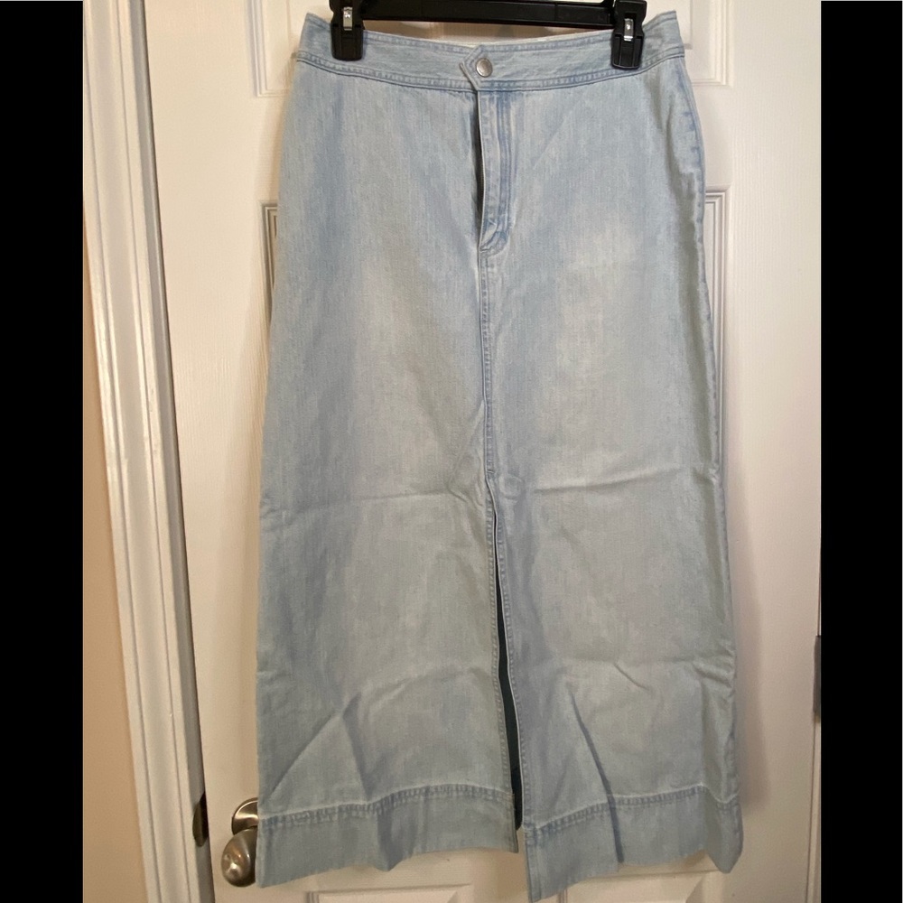 Liz Claiborne soft denim skirt w/front split 6p
